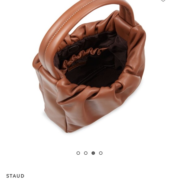 Staud accent leather shoulder bag (cream) - Picture 3 of 6